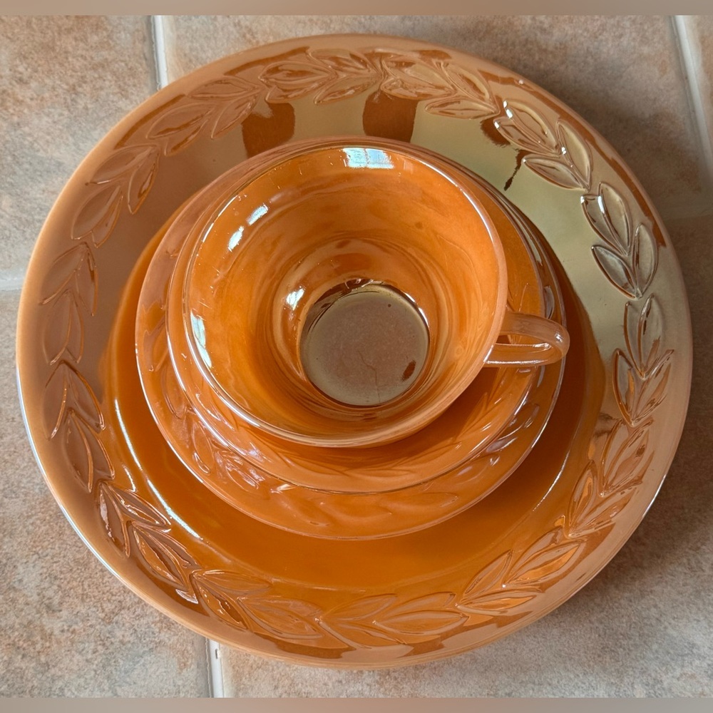 Fire King Vintage Peach Lustre Dinnerware 4-piece set🍑